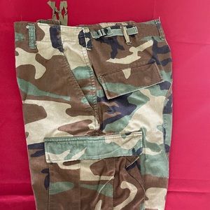 US Military Woodland BDU Camo Pants Size Medium - Short